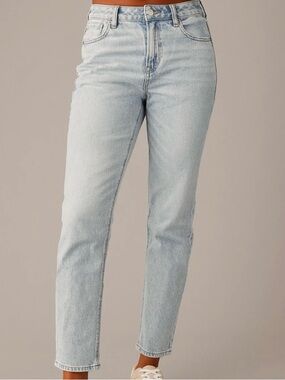 American Eagle Outfitters Strigid Mom Jean